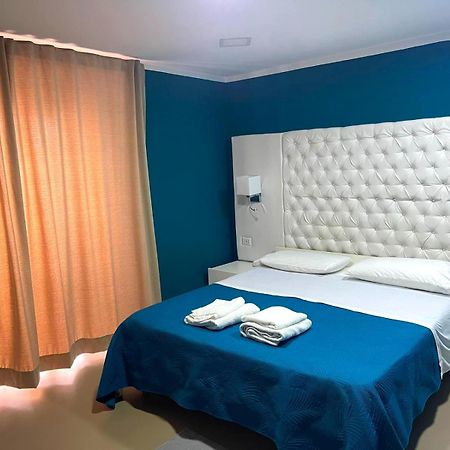 Bed And Breakfast Napoli Centro Storico Bagian luar foto