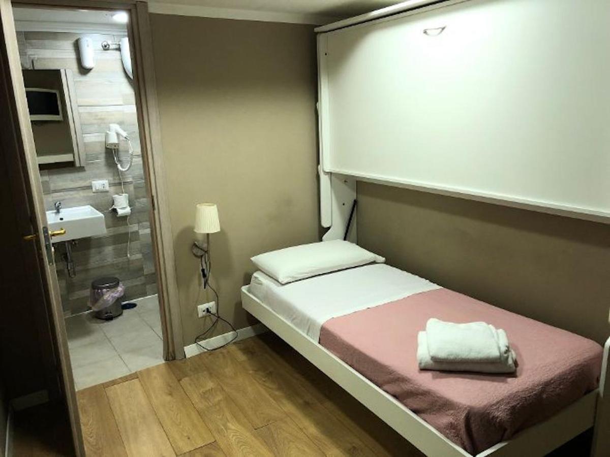 Bed And Breakfast Napoli Centro Storico Bagian luar foto