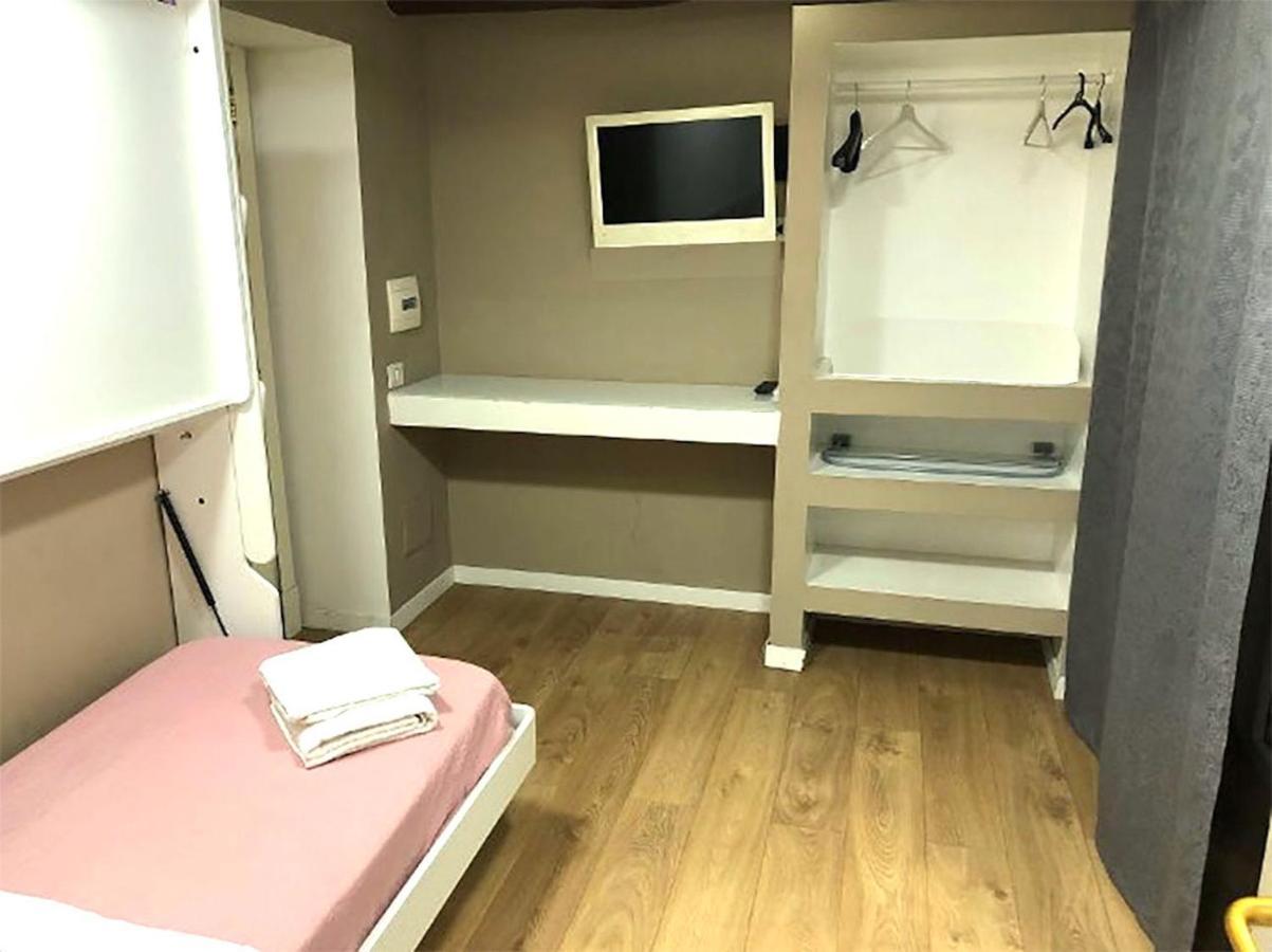 Bed And Breakfast Napoli Centro Storico Bagian luar foto