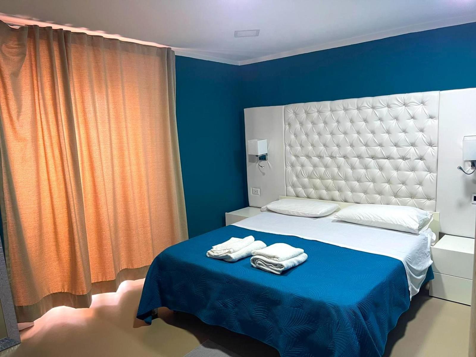 Bed And Breakfast Napoli Centro Storico Bagian luar foto